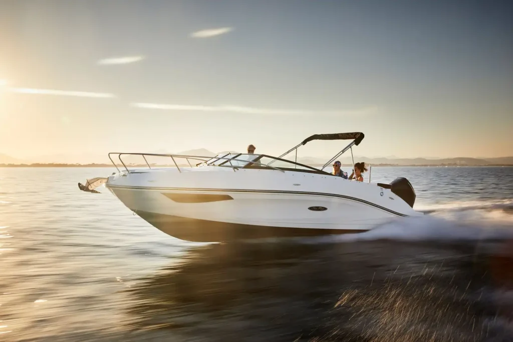 Sea Ray Sunsport 230 + Mercury 200 V6 (pronta consegna)