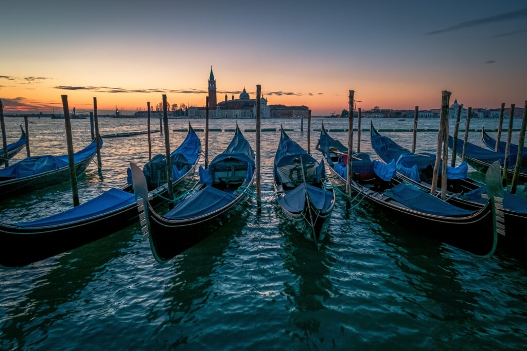 Noleggia una barca per sentirti il protagonista della festa del Redentore di Venezia.