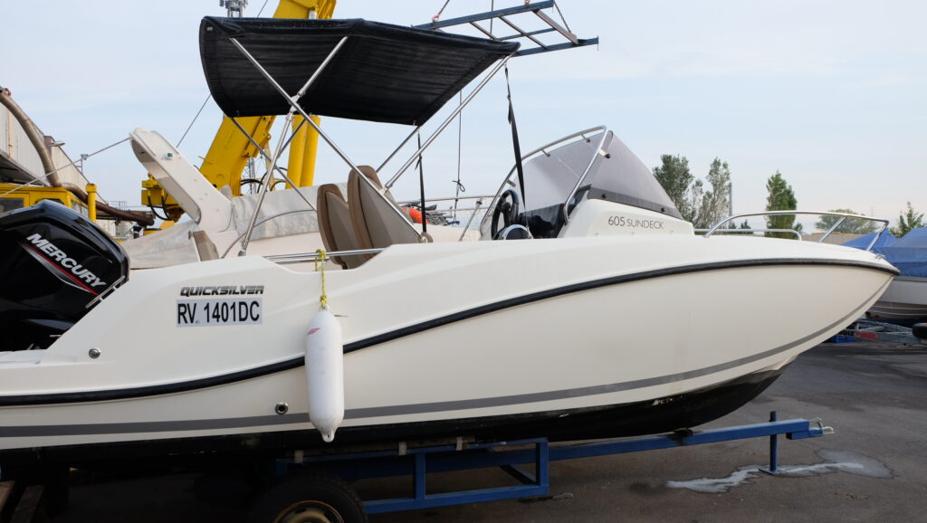 Quicksilver 605 Sundeck + Mercury 115CT (VENDUTA)